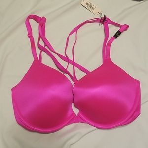 New with tags.hot pink Victoria Secret Bra.